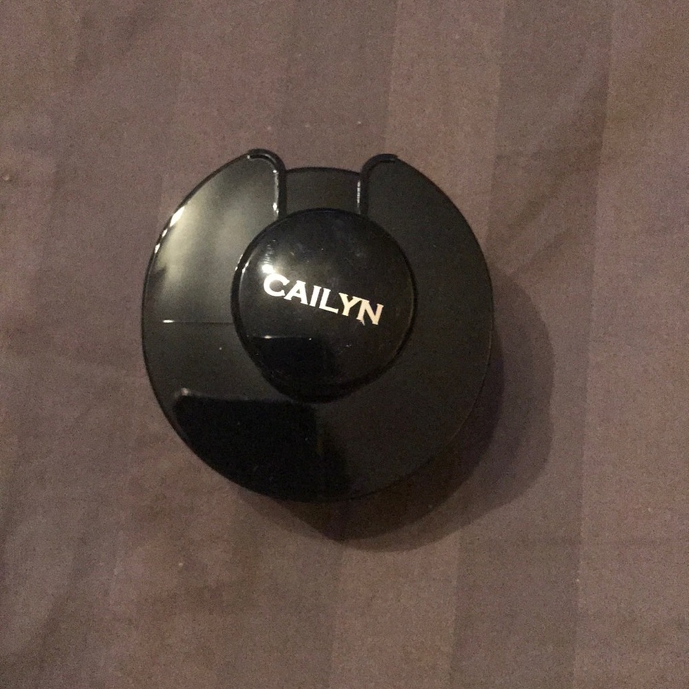 Brand new cailyn makeup brush